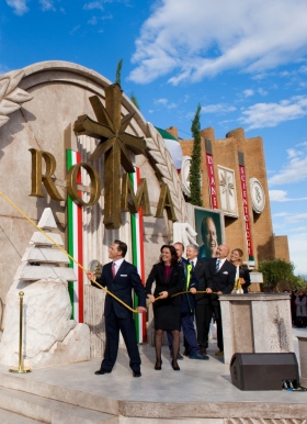 David Miscavige ledde invigningsceremonin vid öppnandet av den nya Scientologi-kyrkan i Rom, i sällskap med kyrkans verkställande direktör och dignitärer, vilket innebär den största expansionen under Scientologins 30 år i Italien.