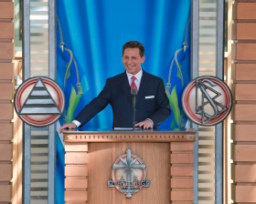 David Miscavige, styrelseordförande för Religious Technology Center och Scientologi-religionens kyrklige ledare, ledde invigningen och öppnandet av den nya Scientologi-kyrkan i Malmö den 4 april 2009. 